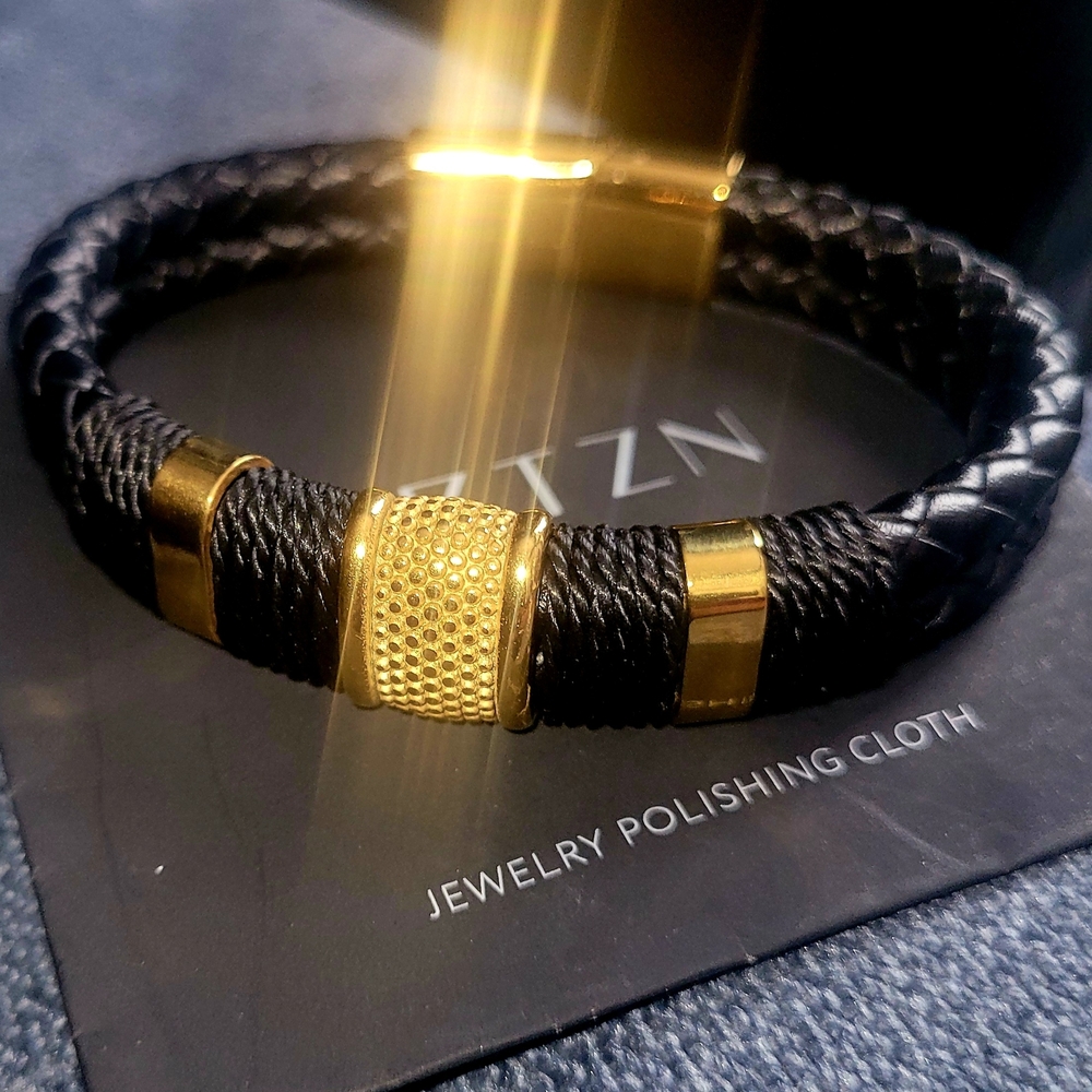 Elegant Black and Gold Men's Bracelet